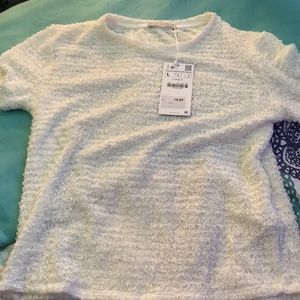 NWT ZARA WHITE TOP. LOVELY MATERIAL